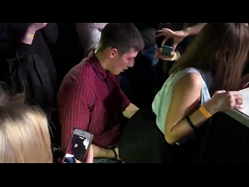 ❤️ Äkta sex på en rysk nattklubb. 18-årig rysk tjej i anus och vagina knullad på en nattklubb. ❤️ Pornvideo at sv.zoomporno.ru ❌